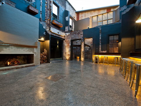 Royal Hotel Queanbeyan - St Kilda Accommodation 2