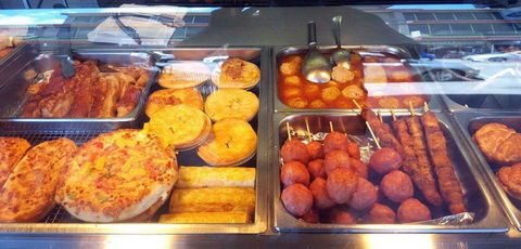 Vinata's Hot Bread - St Kilda Accommodation 0