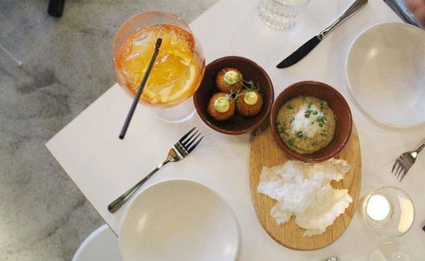 Allegra Dining - St Kilda Accommodation 12