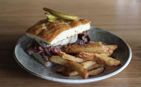 Allegra Dining - St Kilda Accommodation 13