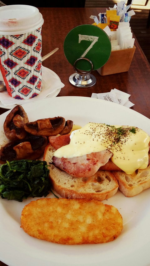 Cafe 65 - St Kilda Accommodation 12