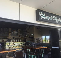 Thom  Ann's Restaurant Deli - St Kilda Accommodation