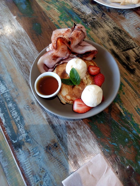 Urban Paddock Cafe - St Kilda Accommodation 2