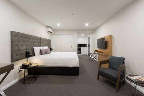 Avenue Hotel Canberra - St Kilda Accommodation 4
