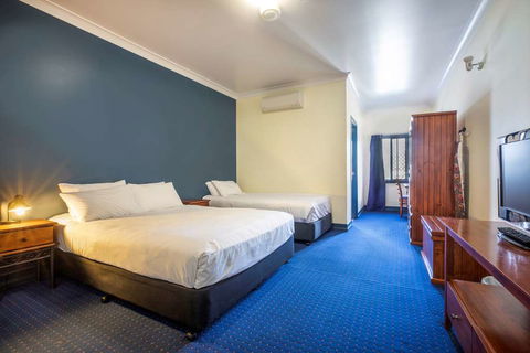Atherton Hotel - St Kilda Accommodation 8