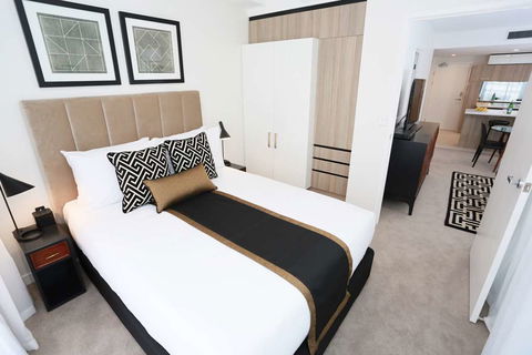 Alex Perry Hotel And Apartments - St Kilda Accommodation 5