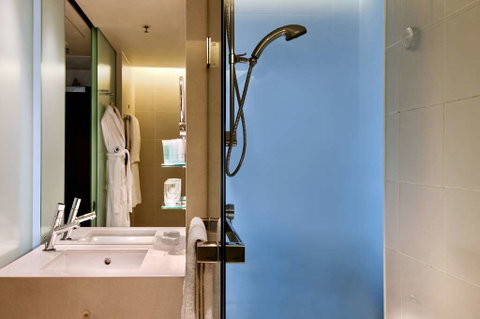 Hilton Sydney - St Kilda Accommodation 7