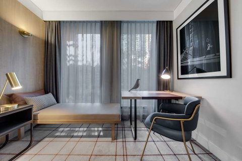 Vibe Hotel Sydney Darling Harbour - St Kilda Accommodation 4