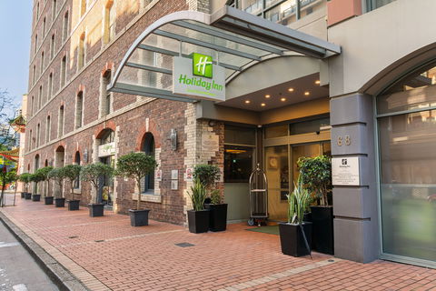 Holiday Inn Darling Harbour - St Kilda Accommodation 2