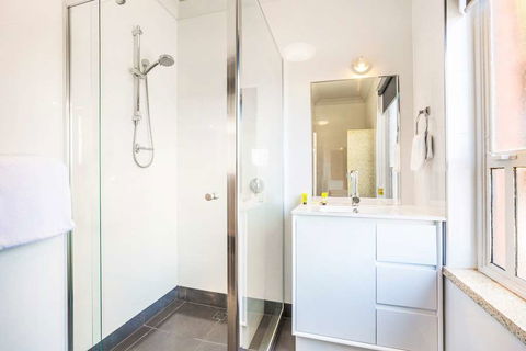 Nightcap Rose & Crown Hotel - St Kilda Accommodation 1
