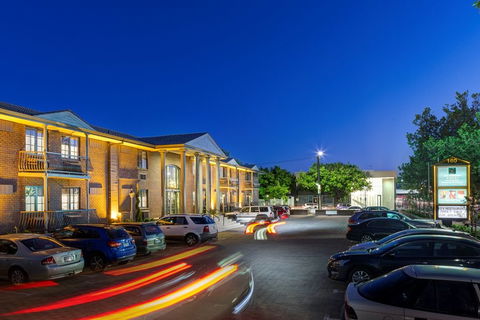 Adelaide Inn - St Kilda Accommodation 0