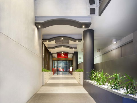 Ibis Hotel - St Kilda Accommodation 1