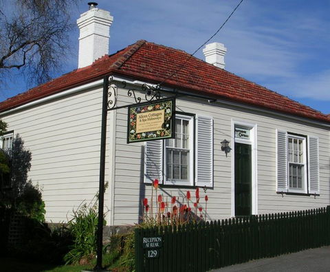 Alice's Cottages - St Kilda Accommodation 0