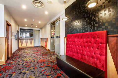 Nightcap At Findon Hotel - St Kilda Accommodation 2