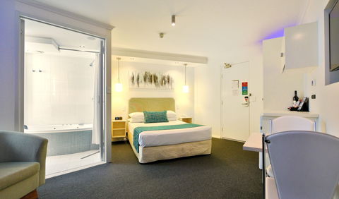 Atlantic Tower Motor Inn - St Kilda Accommodation 2