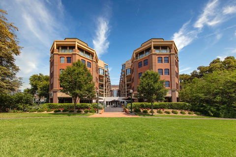 Amora Hotel Riverwalk Melbourne - St Kilda Accommodation 0