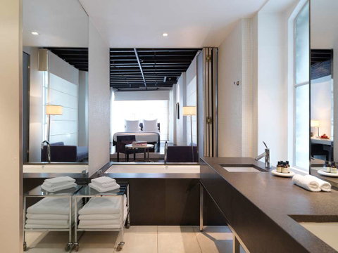 Establishment Hotel - St Kilda Accommodation 7