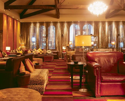 Establishment Hotel - St Kilda Accommodation 11