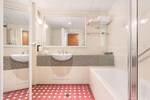 Holiday Inn Darling Harbour - St Kilda Accommodation 7