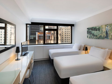 Mercure Sydney Wynyard - St Kilda Accommodation 12