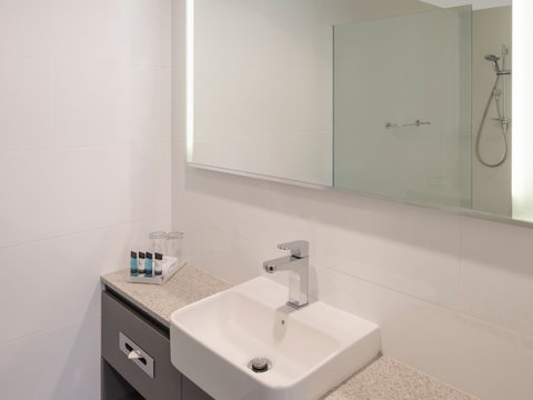 Mercure Sydney Wynyard - St Kilda Accommodation 14