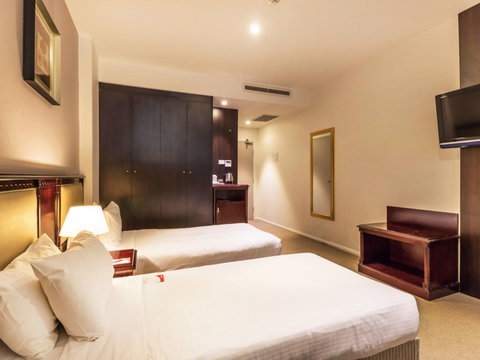 BreakFree on Clarence - St Kilda Accommodation 5
