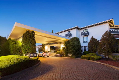 Ramada by Wyndham Diplomat Canberra - St Kilda Accommodation 0