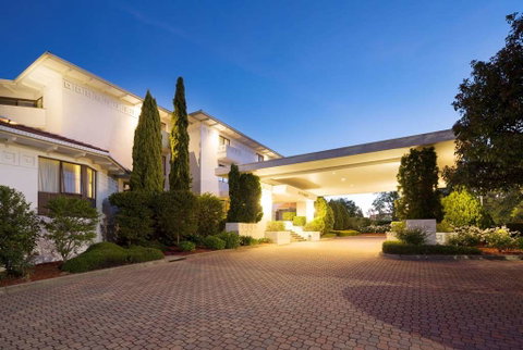 Ramada by Wyndham Diplomat Canberra - St Kilda Accommodation 1