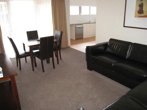Forrest Hotel & Apartments - St Kilda Accommodation 3