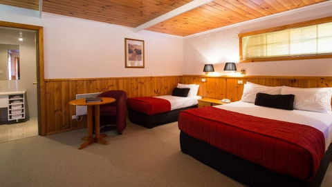 Tall Timbers - St Kilda Accommodation 1