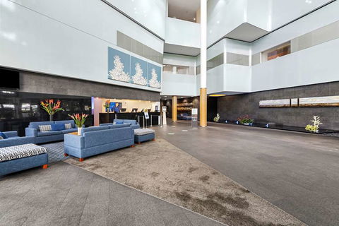 Shangri-La Hotel, The Marina - St Kilda Accommodation 2
