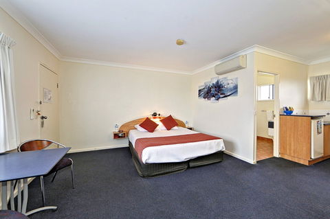 Boulevard Lodge - St Kilda Accommodation 0