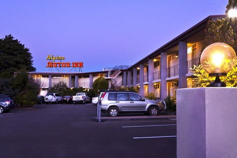 Alpine Motor Inn - St Kilda Accommodation 0