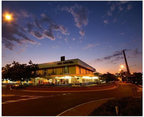 Isa Hotel - St Kilda Accommodation 0