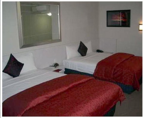 Isa Hotel - St Kilda Accommodation 5