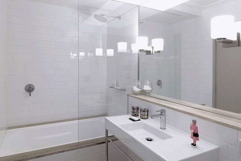 QT Canberra - St Kilda Accommodation 17