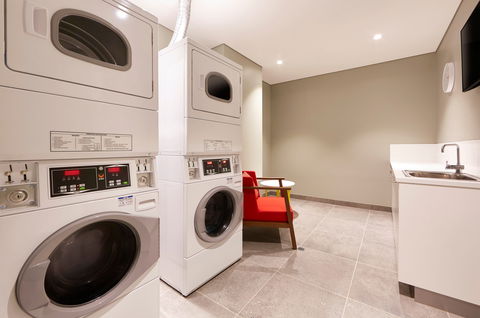 Holiday Inn Express Newcastle - St Kilda Accommodation 16