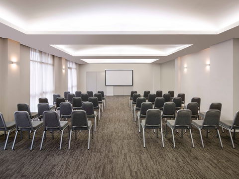 Mercure Newcastle - St Kilda Accommodation 16