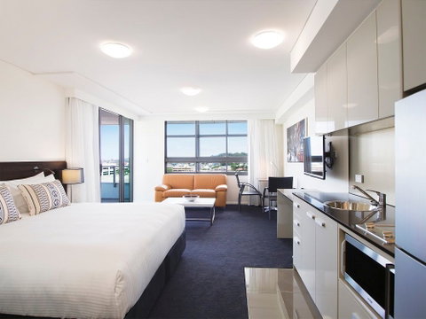Oaks Grand Gladstone - St Kilda Accommodation 1