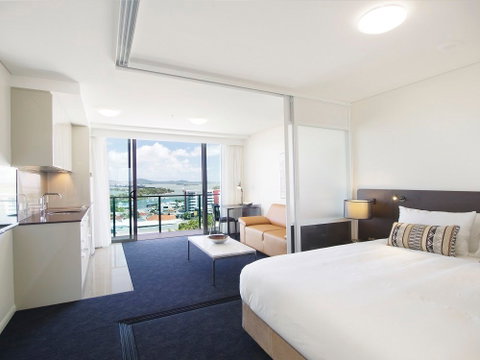 Oaks Grand Gladstone - St Kilda Accommodation 4