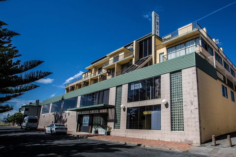Alloggio Newcastle Beach Hotel - St Kilda Accommodation 0