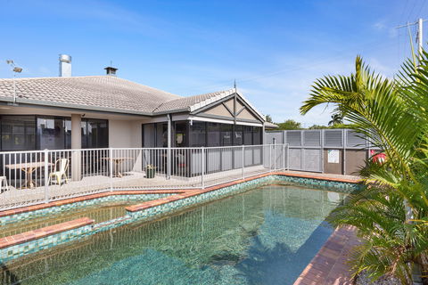 The Stirling Hotel Rockhampton - St Kilda Accommodation 1