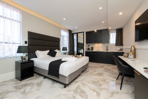Holiday Inn Stes Parramatta Mar - St Kilda Accommodation 8