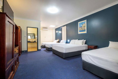 Atherton Hotel - St Kilda Accommodation 7