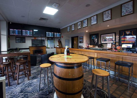 Nightcap Rose & Crown Hotel - St Kilda Accommodation 2