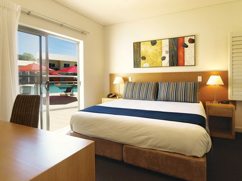Oaks Broome - St Kilda Accommodation 2