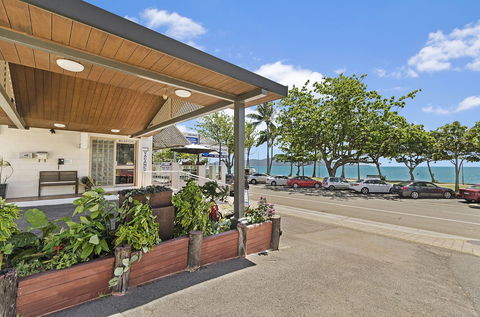 Beach House Motel - St Kilda Accommodation 0