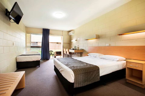 Dalrymple Motel - St Kilda Accommodation 2