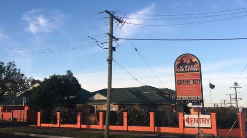 Across Country Motel & Svcd Apts - St Kilda Accommodation 0