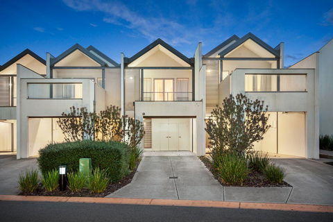 Quest Sanctuary Lakes - St Kilda Accommodation 0